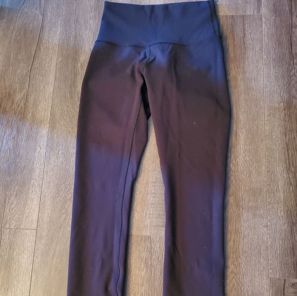 Lululemon Women's Wunder Train 25" Size 4 EUC!!